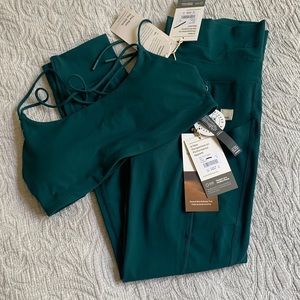 Vuori Daily Pocket Legging and and Tempo Bra Set in Jade